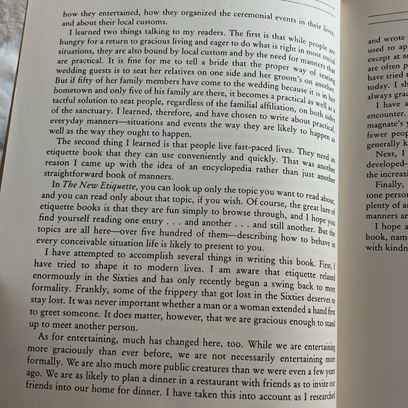 Book on Etiquette in all situations - Picture 6 of 11